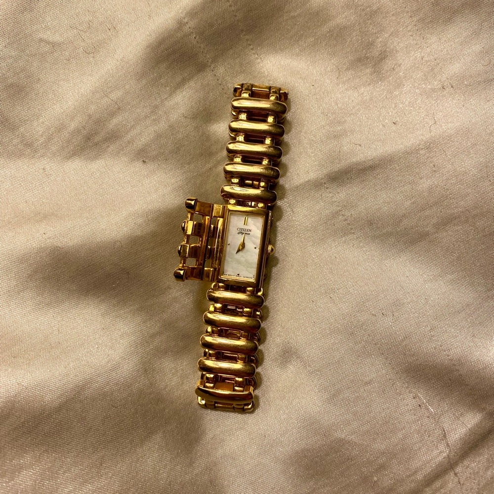 *SOLD ON MERCARI* Gold vintage Citizen Dainty Womens watch bracelet